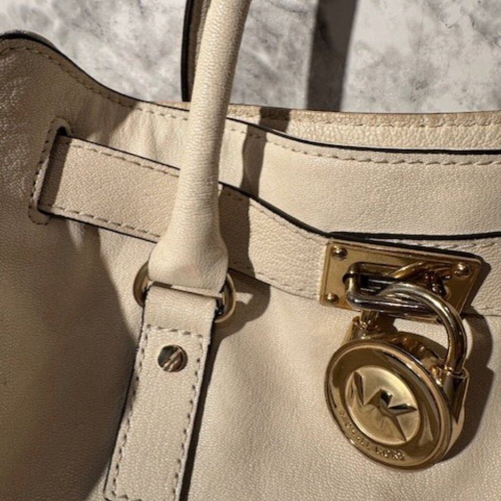 Michael Kors Large Cream Leather Tote – Gold Hardware Classic Shoulder Bag - Picture 2 of 16